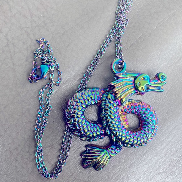 Rainbow 🌈 Chinese dragon 🐉 boho Necklace - Picture 5 of 12